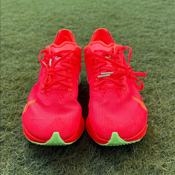 Nike ZoomX Vaporfly Next% 4 - Picture 2 of 5